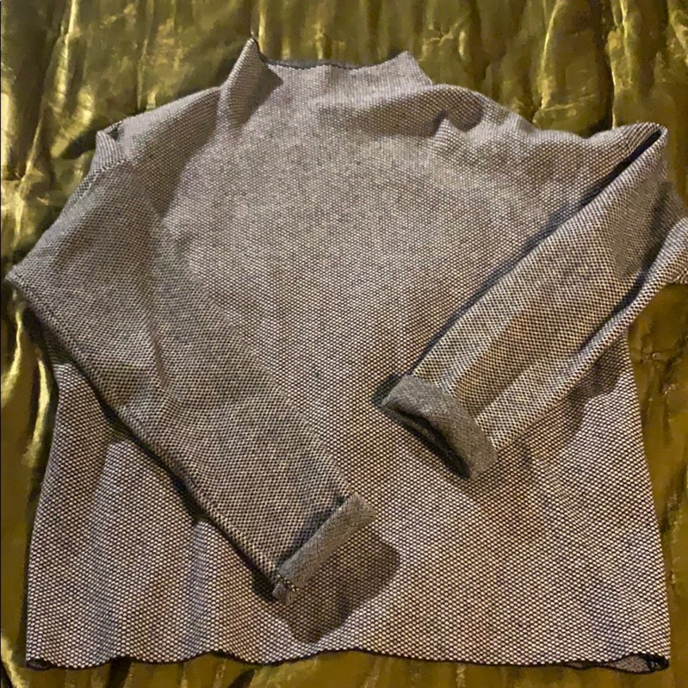 Cowl neck sweater in M